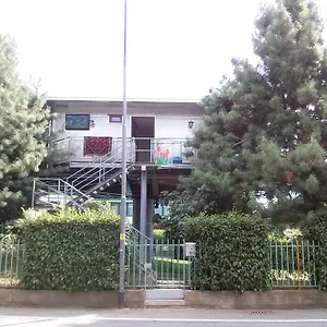 https://guest-house-bgy-airport.it-lombardy.com