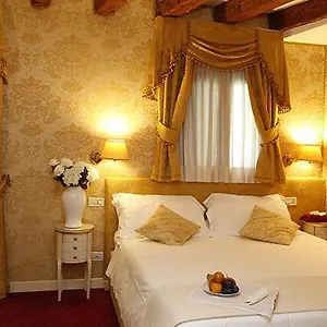 Casa Dei Cavalieri Venedig